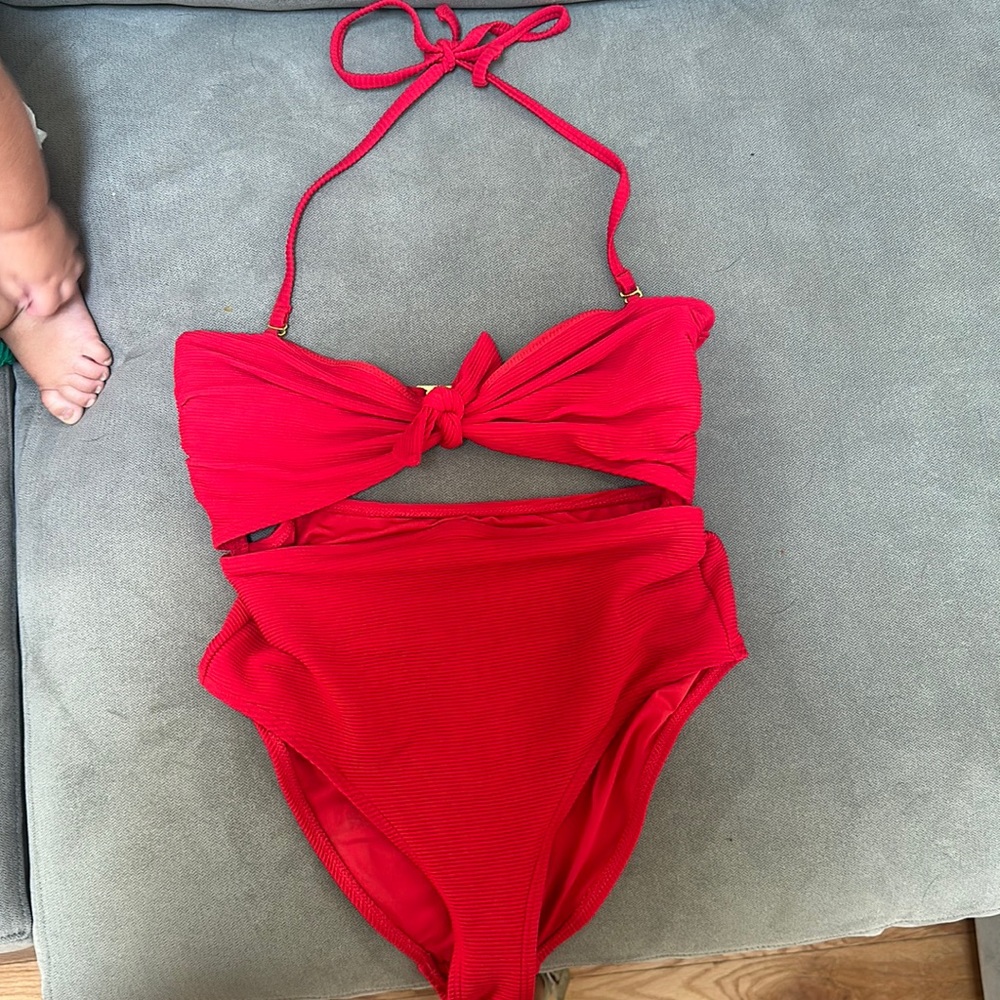 Cute red cut out swimsuit! Detachable neck tie